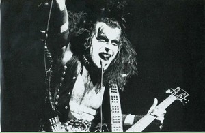  Gene ~Detroit, Michigan...January 26, 1976 (ALIVE! Tour)