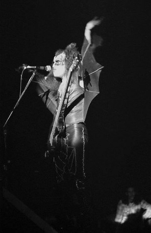  Gene (NYC) December 31, 1973 (Academy Of muziki / New Year's Eve)