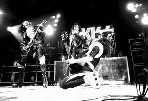 KISS ~Detroit, Michigan...January 26, 1976 (ALIVE! Tour) 