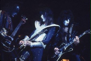  baciare ~New Haven, Connecticut...January 28, 1978 (Alive II Tour)