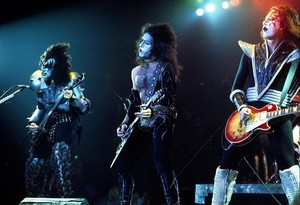  吻乐队（Kiss） ~Tulsa, Oklahoma...January 6, 1977 (Rock and Roll Over Tour)