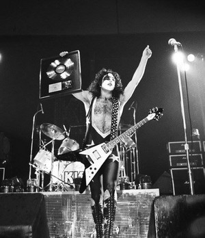  Paul ~Detroit, Michigan...January 26, 1976 (ALIVE! Tour)
