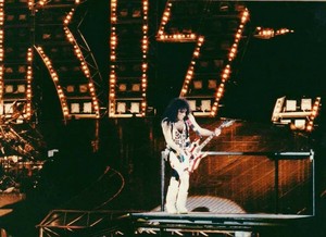 Paul ~East Rutherford, New Jersey...December 20, 1987 (Crazy Nights Tour) 