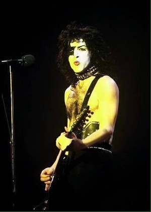  Paul ~San Francisco, California...January 31, 1975 (Hotter Than Hell Tour)