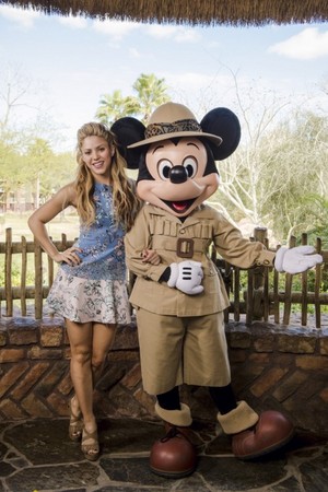  Shakira And Mickey topo, mouse