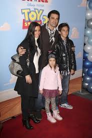 Gilles Marini And His Family 迪士尼 Film Premiere Of Toy Story 3