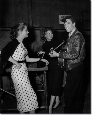  Elvis Presley And Delores Hart On The Set Of King Creole