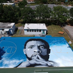  Chadwick Boseman pallacanestro, basket court mural