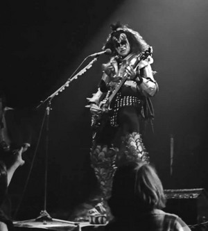  Gene (NYC) February 18, 1977 (Rock and Roll Over Tour)