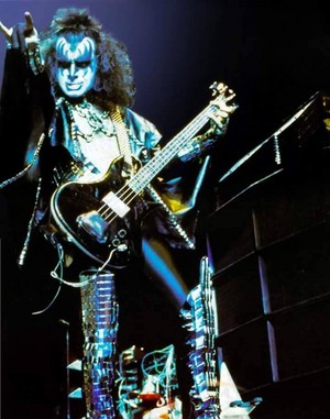  Gene ~Tokyo, Japan...March 31, 1978 (ALIVE II Tour)