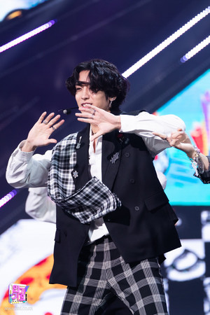 [Photo Sketch] The love formula of 'The Pentagon' who sings likes! | Yuto