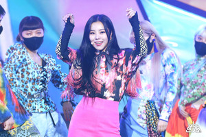   [Show! Music Core] 210417 Wheein Water color Photo