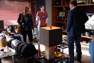  10x04 "The Geek in the Guck"