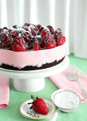 Chocolate Topped Strawberry Cheesecake