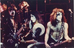  Kiss ~London, England...May 16, 1976 (Destroyer Tour)