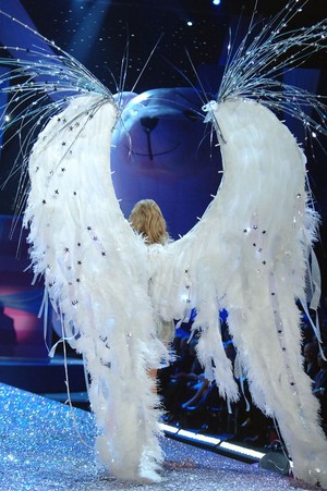  Victoria's Secret Angel – Jäger der Finsternis Wings