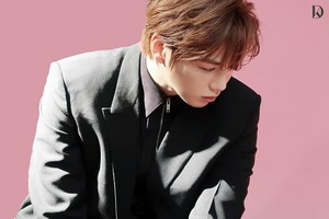 Behind-the-scenes Photos of Kang Daniel's Pictorial Shoot