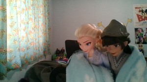  Elsa and Honeymaren sharing a blanket