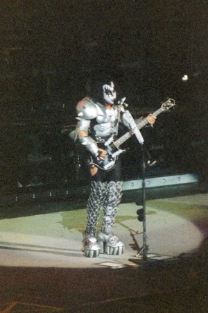  Gene ~Biloxi, Mississippi...August 21, 2000 (Farewell Tour)