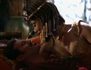  Gina Torres as Cleopatra | Xena: Warrior Princess - S03E08 The King of Assassins | Screencap