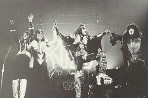  吻乐队（Kiss） ~St. Louis, Missouri...July 28, 1976 (Destroyer Tour - Spirit of '76)