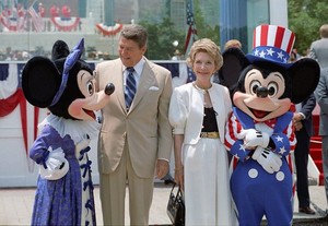  Mickey And Minnie And The Reagans