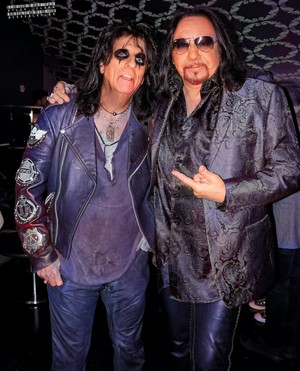  Alice Cooper and Ace Frehley 🤘🏻