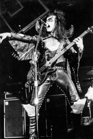 Gene ~Saginaw, Michigan...November 10, 1974 (Hotter Than Hell Tour) 