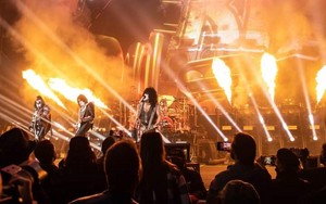 KISS ~Clarkston, Michigan...October 15, 2021 (End of the Road Tour) 