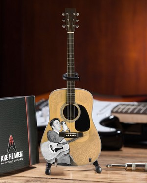  Mini Replica Of Elvis Presley gitar