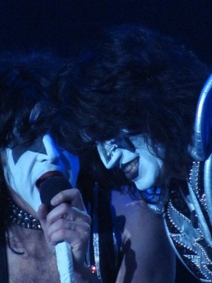  Paul and Tommy ~Minneapolis, Minnesota...November 7, 2009 (Alive 35 - Sonic Boom Tour)