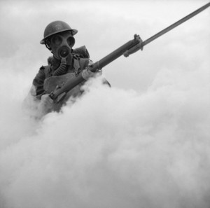  Gas Mask Soldier With Bayoneted geweer-, geweer