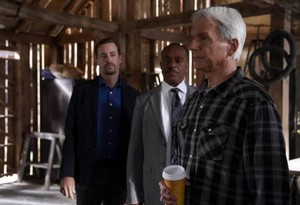  19x02 "Nearly Departed"