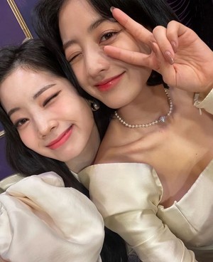 Dahyun and Jihyo
