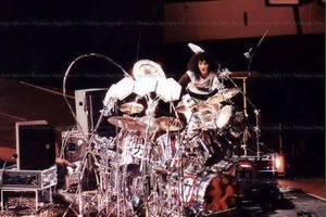  Eric ~Uniondale, New York...January 29, 1988 (Crazy Nights Tour)