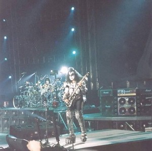  Gene ~Madison, Wisconsin...December 27, 1998 (Psycho Circus Tour)