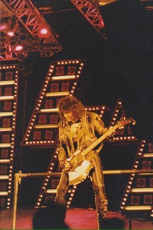  Gene ~Uniondale, New York...January 29, 1988 (Crazy Nights Tour)
