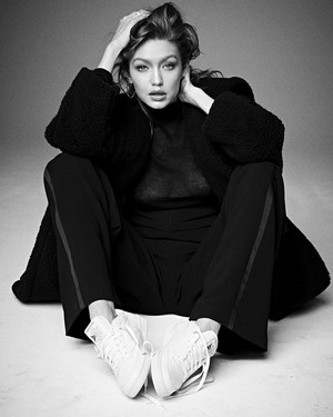  Gigi ~ Vogue Korea (2017)