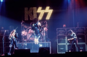 KISS ~Detroit, Michigan...January 27, 1976 (Alive Tour) 