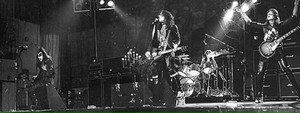  吻乐队（Kiss） ~East Village, New York City...January 8, 1974 (KISS Tour)