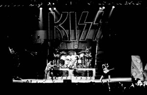  吻乐队（Kiss） ~Memphis, Tennessee...December 2, 1976 (Rock and Roll Over Tour)