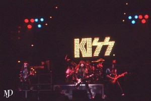  吻乐队（Kiss） ~Richfield, Ohio...February 1, 1976 (Alive Tour)