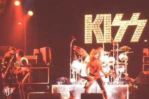  키스 ~Richfield, Ohio...February 1, 1976 (Alive Tour)