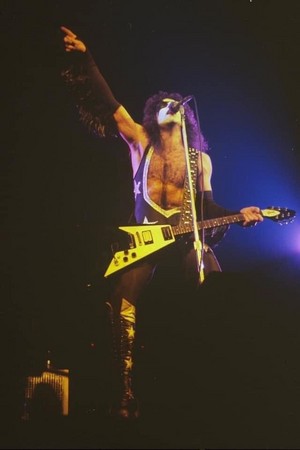 Paul ~Detroit, Michigan...January 27, 1976 (Alive Tour) 
