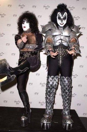  Paul Stanley and Gene Simmons | 29th Annual American música Awards show | January 9, 2002