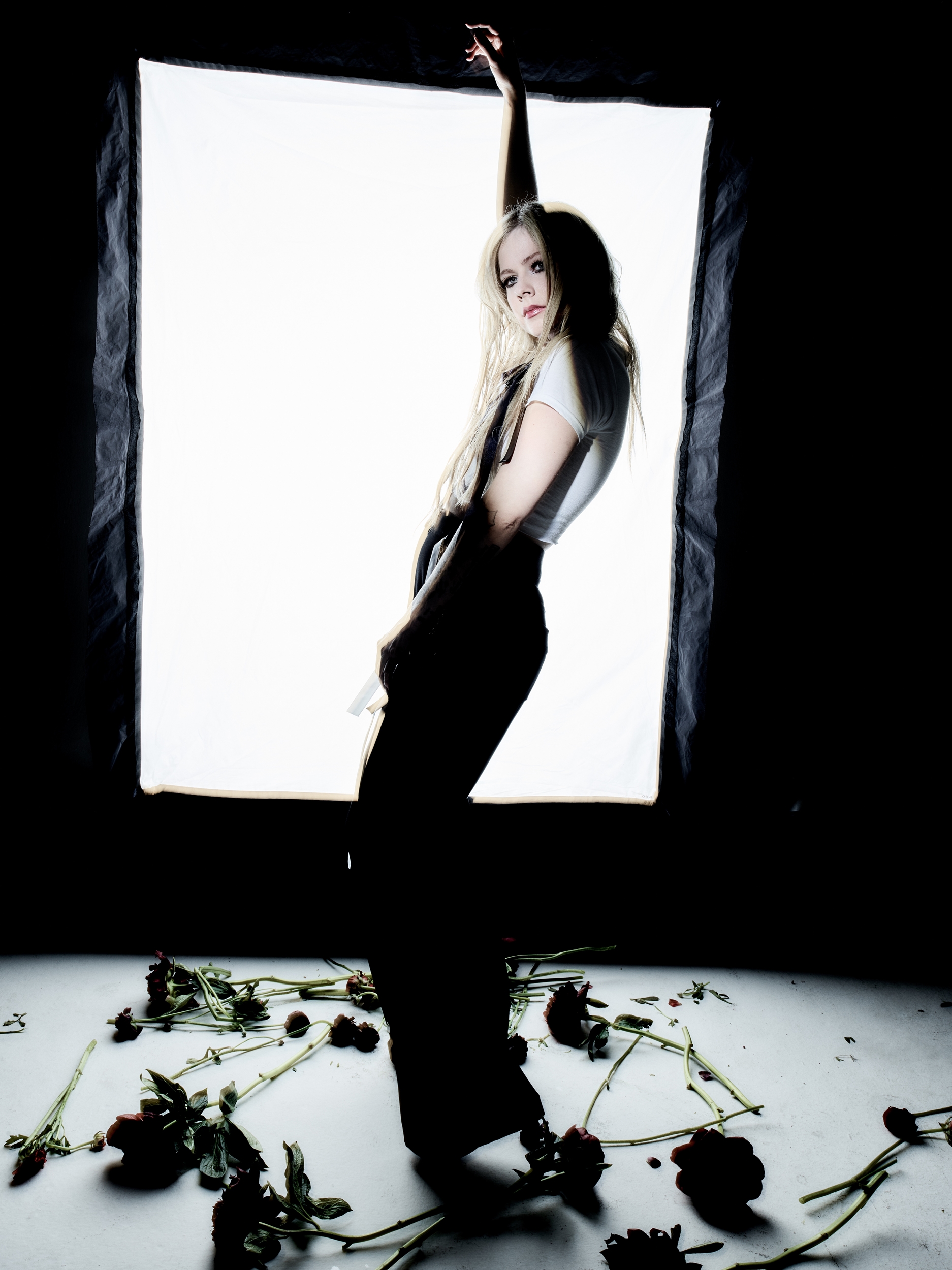 Avril Lavigne for Nylon Magazine (December 2021) - Avril Lavigne Photo  (44338005) - Fanpop