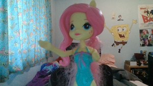  Fluttershy Might Be Shy But She Still Loves Giving Out Hugs