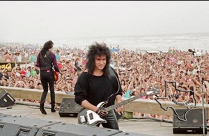  Gene ~Galveston, Texas...March 11, 1990 (Hot in the Shade Tour)