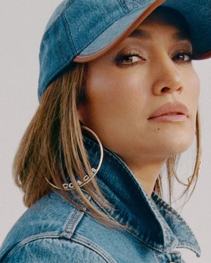  Jennifer Lopez for Coach (Spring 2022)