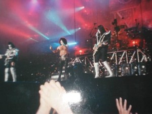  किस ~Gold Coast, Australia...April 13, 2001 (Farewell Tour)